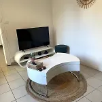 펜션 Charming House With Terrace 5 Min De La Gare 라발