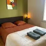 Charming House With Terrace 5 Min De La Gare 펜션 *