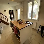 Charming House With Terrace 5 Min De La Gare 펜션
