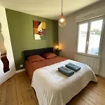 Charming House With Terrace 5 Min De La Gare * 라발