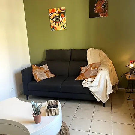 Charming House With Terrace 5 Min De La Gare