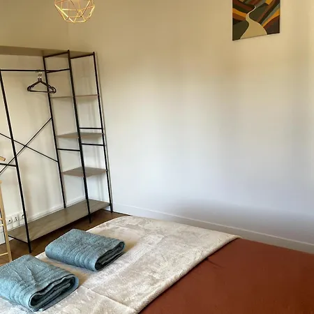 펜션 Charming House With Terrace 5 Min De La Gare 라발