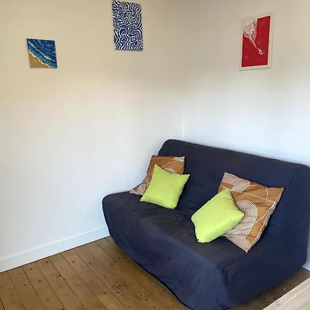 Charming House With Terrace بيت للعطل *