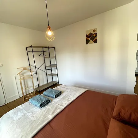 Charming House With Terrace 5 Min De La Gare