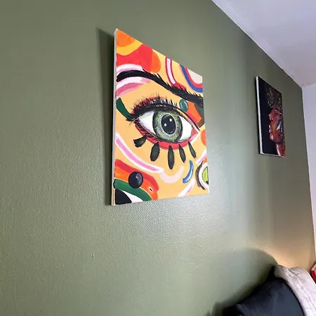 Charming House With Terrace بيت للعطل