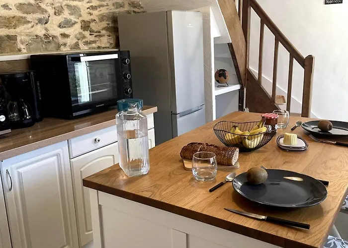 בית נופש Charming House With Terrace *