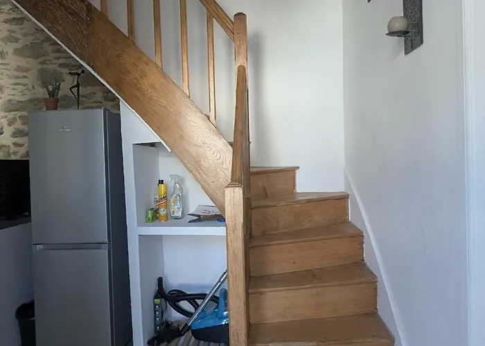 Charming House With Terrace בית נופש