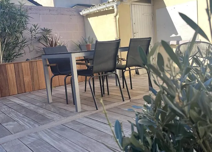 בית נופש Charming House With Terrace