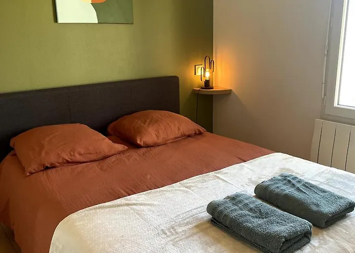 Charming House With Terrace בית נופש *