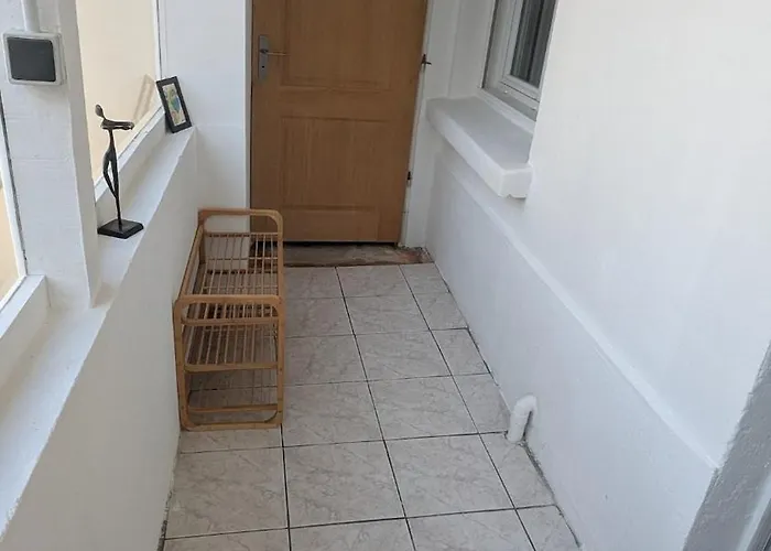 בית נופש Charming House With Terrace *