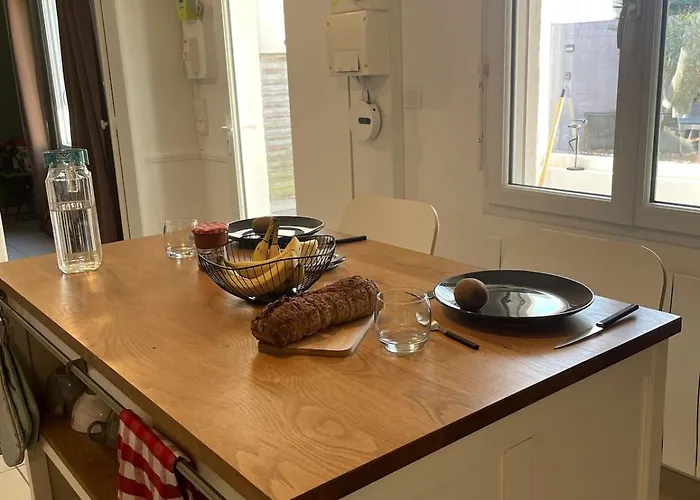 Charming House With Terrace בית נופש *